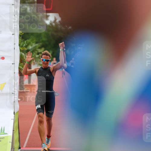 15.06.2025 - 7 Türme Triathlon Michael Strokosch http://msf.ph/oto/7929546 15.06.2025 10:15:40 Ziel 113, 114, 115 meine-sportfotos.de