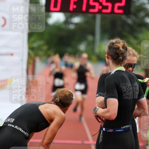 15.06.2025 - 7 Türme Triathlon Michael Strokosch http://msf.ph/oto/7929547 15.06.2025 10:15:52 Ziel 97, 99, 100 meine-sportfotos.de