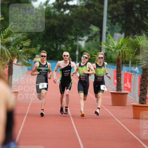 15.06.2025 - 7 Türme Triathlon Michael Strokosch http://msf.ph/oto/7929553 15.06.2025 10:15:59 Ziel 61, 63, 64, 65, 97, 99, 100 meine-sportfotos.de