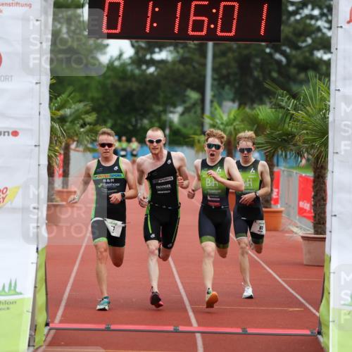 15.06.2025 - 7 Türme Triathlon Michael Strokosch http://msf.ph/oto/7929562 15.06.2025 10:16:02 Ziel 61, 63, 64, 65, 100 meine-sportfotos.de