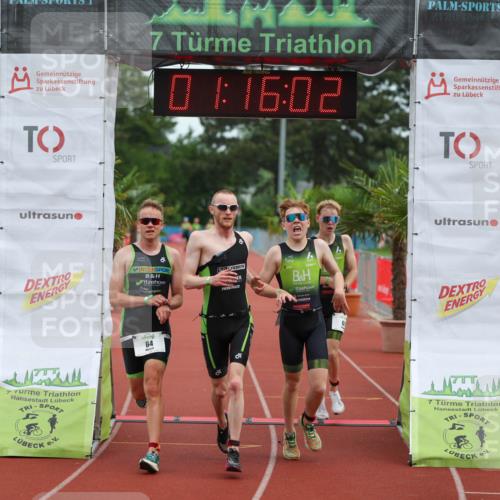 15.06.2025 - 7 Türme Triathlon Michael Strokosch http://msf.ph/oto/7929566 15.06.2025 10:16:03 Ziel 61, 63, 64, 65 meine-sportfotos.de