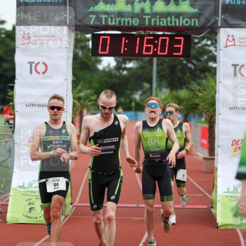 15.06.2025 - 7 Türme Triathlon Michael Strokosch http://msf.ph/oto/7929569 15.06.2025 10:16:03 Ziel 61, 63, 64, 65 meine-sportfotos.de