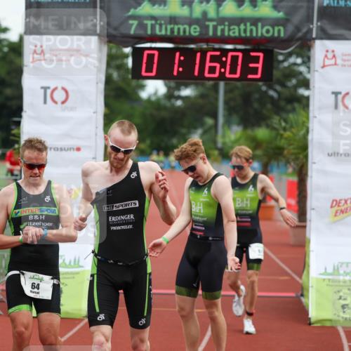 15.06.2025 - 7 Türme Triathlon Michael Strokosch http://msf.ph/oto/7929571 15.06.2025 10:16:04 Ziel 61, 63, 64, 65 meine-sportfotos.de