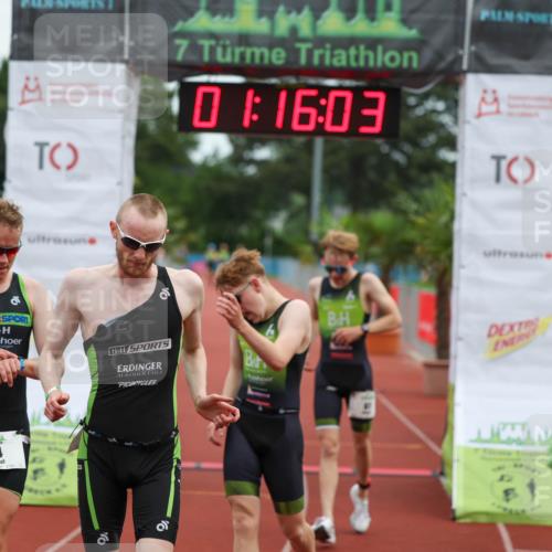 15.06.2025 - 7 Türme Triathlon Michael Strokosch http://msf.ph/oto/7929572 15.06.2025 10:16:04 Ziel 61, 63, 64, 65 meine-sportfotos.de