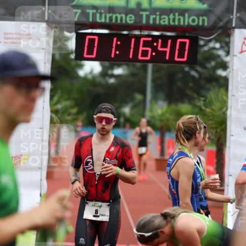 15.06.2025 - 7 Türme Triathlon Michael Strokosch http://msf.ph/oto/7929604 15.06.2025 10:16:41 Ziel 8 meine-sportfotos.de