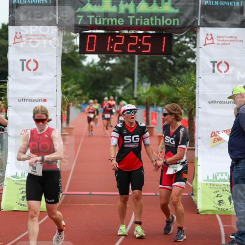 15.06.2025 - 7 Türme Triathlon Michael Strokosch http://msf.ph/oto/7929678 15.06.2025 10:22:51 Ziel 117, 118, 119 meine-sportfotos.de