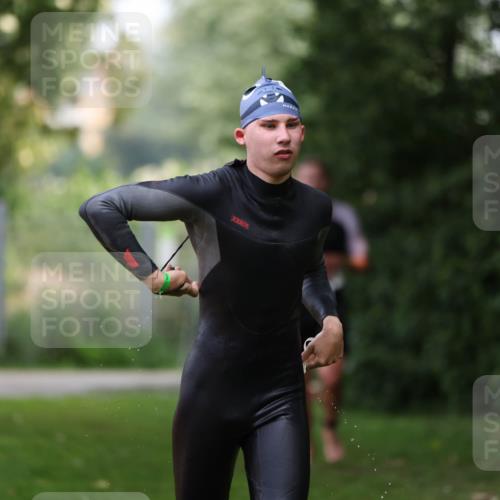15.06.2025 - 7 Türme Triathlon Michael Strokosch http://msf.ph/oto/7930212 15.06.2025 12:23:12 Schwimmen 353, 376, 422, 436, 474, 506, 546, 558, 606, 681 meine-sportfotos.de