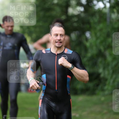 15.06.2025 - 7 Türme Triathlon Michael Strokosch http://msf.ph/oto/7930246 15.06.2025 12:23:26 Schwimmen 388, 422, 457, 474, 541, 546, 558, 606, 639 meine-sportfotos.de