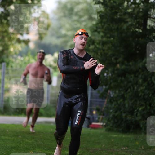 15.06.2025 - 7 Türme Triathlon Michael Strokosch http://msf.ph/oto/7930292 15.06.2025 12:23:44 Schwimmen 457, 467, 541, 580, 582, 639 meine-sportfotos.de