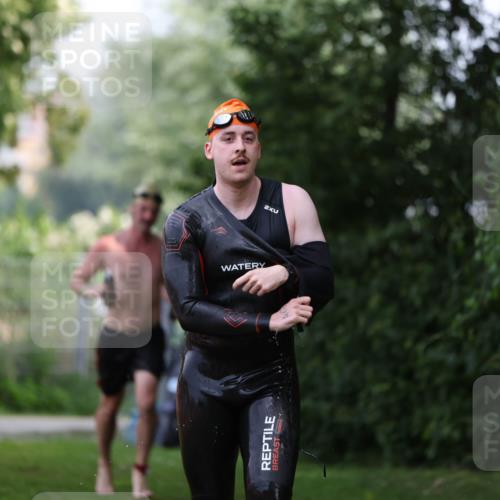 15.06.2025 - 7 Türme Triathlon Michael Strokosch http://msf.ph/oto/7930298 15.06.2025 12:23:45 Schwimmen 457, 467, 541, 580, 582, 639 meine-sportfotos.de