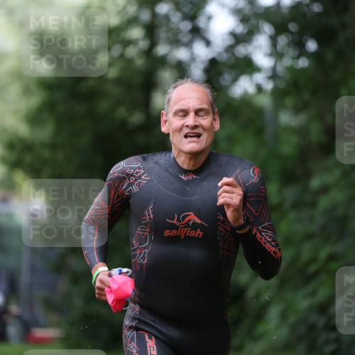 15.06.2025 - 7 Türme Triathlon Michael Strokosch http://msf.ph/oto/7930331 15.06.2025 12:23:56 Schwimmen 467, 527, 580, 582, 643 meine-sportfotos.de
