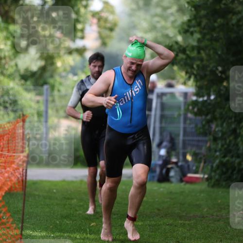 15.06.2025 - 7 Türme Triathlon Michael Strokosch http://msf.ph/oto/7930498 15.06.2025 12:26:12 Schwimmen 393, 398, 456, 469, 479, 600, 621 meine-sportfotos.de