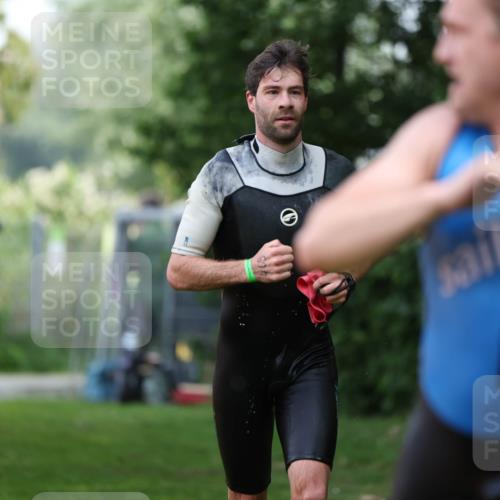 15.06.2025 - 7 Türme Triathlon Michael Strokosch http://msf.ph/oto/7930508 15.06.2025 12:26:14 Schwimmen 393, 398, 456, 469, 479, 600, 621 meine-sportfotos.de