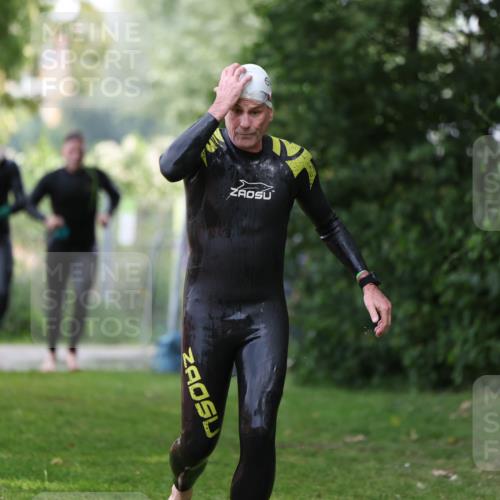 15.06.2025 - 7 Türme Triathlon Michael Strokosch http://msf.ph/oto/7930515 15.06.2025 12:26:22 Schwimmen 393, 398, 456, 469, 516, 600 meine-sportfotos.de