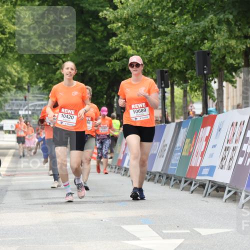15.06.2025 - REWE Women's Run Strokosch-Dieckow http://msf.ph/oto/7931035 15.06.2025 10:29:10 Ziel  meine-sportfotos.de