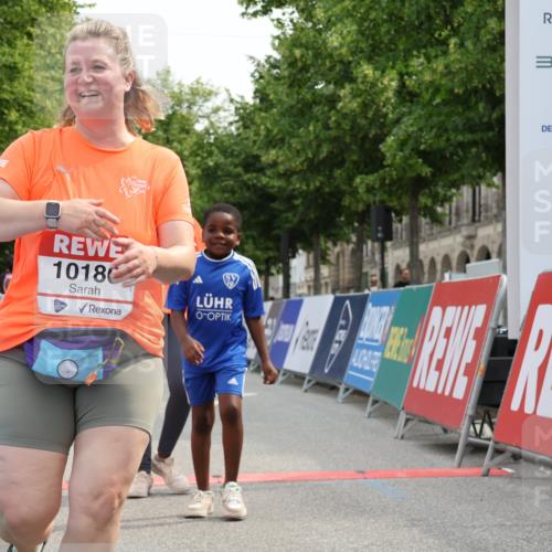 15.06.2025 - REWE Women's Run Strokosch-Dieckow http://msf.ph/oto/7931065 15.06.2025 10:29:23 Ziel 10065, 10180, 10420, 10689 meine-sportfotos.de