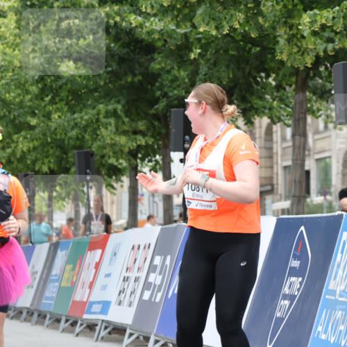 15.06.2025 - REWE Women's Run Strokosch-Dieckow http://msf.ph/oto/7931124 15.06.2025 10:30:09 Ziel 10029, 10787 meine-sportfotos.de