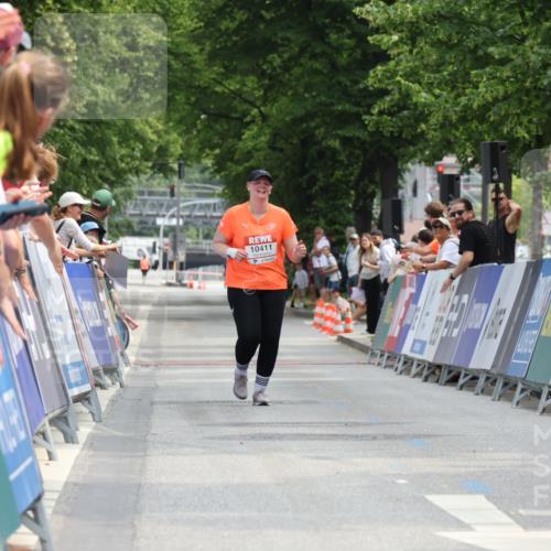 15.06.2025 - REWE Women's Run Strokosch-Dieckow http://msf.ph/oto/7931164 15.06.2025 10:38:15 Ziel  meine-sportfotos.de