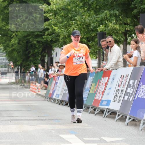 15.06.2025 - REWE Women's Run Strokosch-Dieckow http://msf.ph/oto/7931170 15.06.2025 10:38:20 Ziel  meine-sportfotos.de