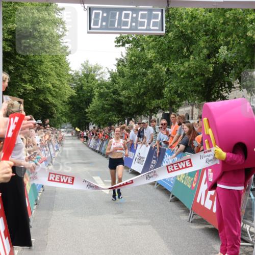 15.06.2025 - REWE Women's Run Strokosch-Dieckow http://msf.ph/oto/7931190 15.06.2025 10:50:08 Ziel 5460 meine-sportfotos.de