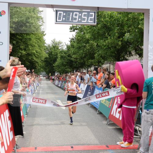 15.06.2025 - REWE Women's Run Strokosch-Dieckow http://msf.ph/oto/7931192 15.06.2025 10:50:09 Ziel 5460 meine-sportfotos.de