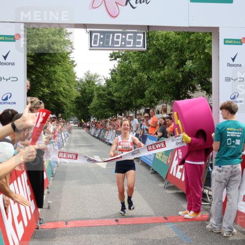 15.06.2025 - REWE Women's Run Strokosch-Dieckow http://msf.ph/oto/7931194 15.06.2025 10:50:09 Ziel 5460 meine-sportfotos.de