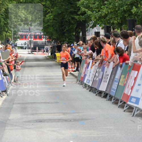 15.06.2025 - REWE Women's Run Strokosch-Dieckow http://msf.ph/oto/7931202 15.06.2025 10:50:24 Ziel  meine-sportfotos.de