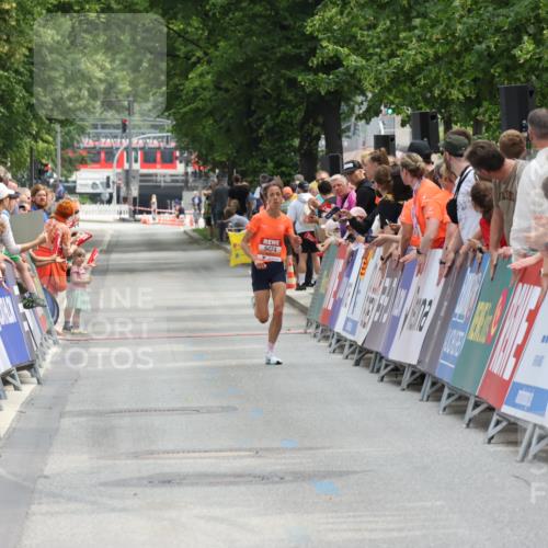 15.06.2025 - REWE Women's Run Strokosch-Dieckow http://msf.ph/oto/7931203 15.06.2025 10:50:26 Ziel  meine-sportfotos.de