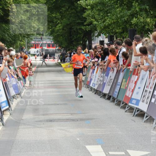 15.06.2025 - REWE Women's Run Strokosch-Dieckow http://msf.ph/oto/7931206 15.06.2025 10:50:28 Ziel  meine-sportfotos.de