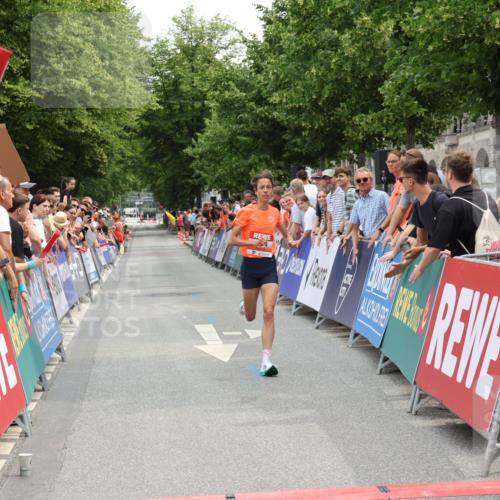 15.06.2025 - REWE Women's Run Strokosch-Dieckow http://msf.ph/oto/7931215 15.06.2025 10:50:34 Ziel 5074 meine-sportfotos.de
