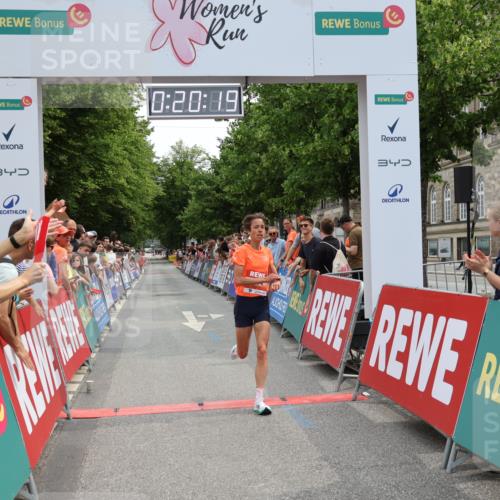 15.06.2025 - REWE Women's Run Strokosch-Dieckow http://msf.ph/oto/7931222 15.06.2025 10:50:36 Ziel 5074 meine-sportfotos.de