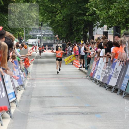 15.06.2025 - REWE Women's Run Strokosch-Dieckow http://msf.ph/oto/7931228 15.06.2025 10:51:21 Ziel  meine-sportfotos.de
