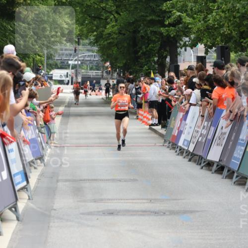 15.06.2025 - REWE Women's Run Strokosch-Dieckow http://msf.ph/oto/7931231 15.06.2025 10:51:25 Ziel  meine-sportfotos.de