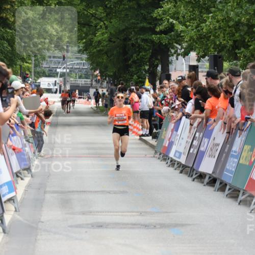 15.06.2025 - REWE Women's Run Strokosch-Dieckow http://msf.ph/oto/7931232 15.06.2025 10:51:26 Ziel  meine-sportfotos.de