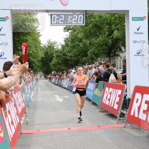 15.06.2025 - REWE Women's Run Strokosch-Dieckow http://msf.ph/oto/7931251 15.06.2025 10:51:36 Ziel 5535 meine-sportfotos.de