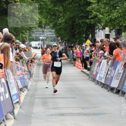 15.06.2025 - REWE Women's Run Strokosch-Dieckow http://msf.ph/oto/7931259 15.06.2025 10:51:52 Ziel 5065 meine-sportfotos.de