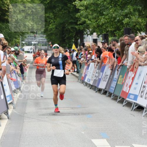 15.06.2025 - REWE Women's Run Strokosch-Dieckow http://msf.ph/oto/7931263 15.06.2025 10:51:54 Ziel 5065 meine-sportfotos.de