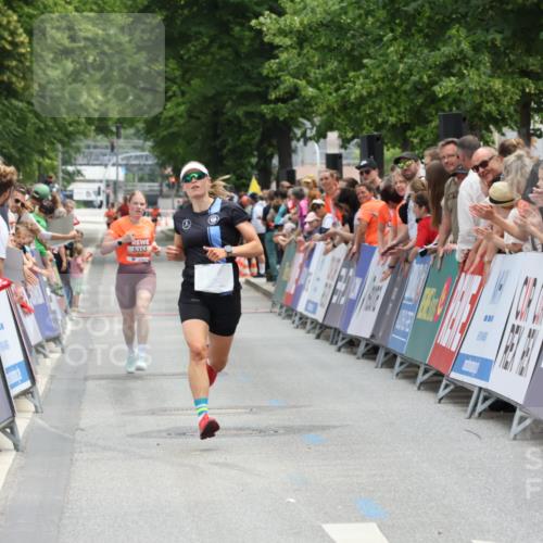 15.06.2025 - REWE Women's Run Strokosch-Dieckow http://msf.ph/oto/7931265 15.06.2025 10:51:55 Ziel 5065, 5353 meine-sportfotos.de