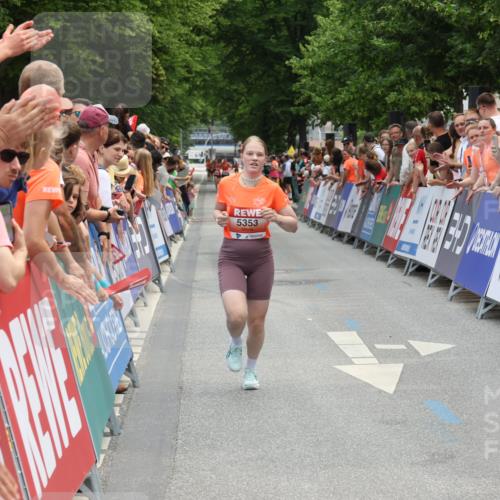 15.06.2025 - REWE Women's Run Strokosch-Dieckow http://msf.ph/oto/7931278 15.06.2025 10:52:00 Ziel 5065, 5353 meine-sportfotos.de
