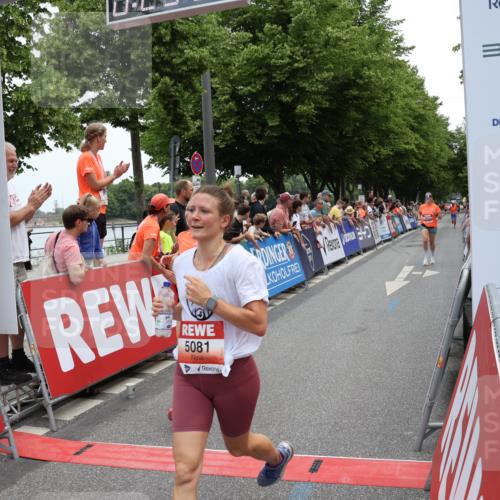 15.06.2025 - REWE Women's Run Strokosch-Dieckow http://msf.ph/oto/7931320 15.06.2025 10:53:51 Ziel 5081, 5375, 5607, 5685 meine-sportfotos.de