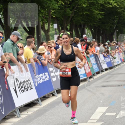 15.06.2025 - REWE Women's Run Strokosch-Dieckow http://msf.ph/oto/7931349 15.06.2025 10:54:29 Ziel 5024, 5316 meine-sportfotos.de