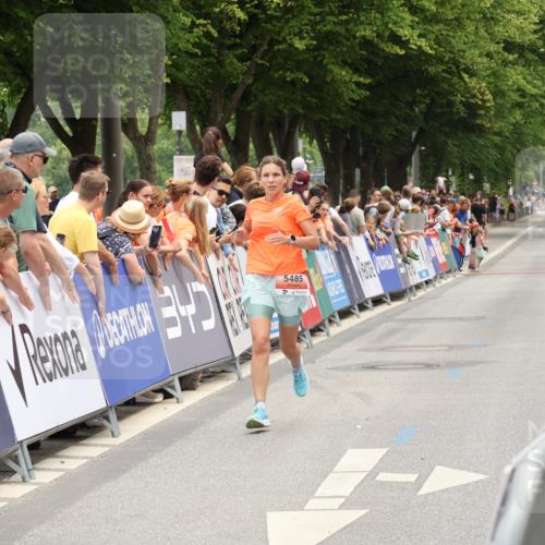 15.06.2025 - REWE Women's Run Strokosch-Dieckow http://msf.ph/oto/7931369 15.06.2025 10:55:21 Ziel 5247, 5485 meine-sportfotos.de