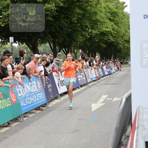 15.06.2025 - REWE Women's Run Strokosch-Dieckow http://msf.ph/oto/7931371 15.06.2025 10:55:23 Ziel 5247, 5485 meine-sportfotos.de