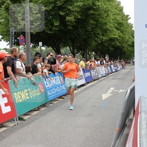 15.06.2025 - REWE Women's Run Strokosch-Dieckow http://msf.ph/oto/7931372 15.06.2025 10:55:24 Ziel 5247, 5485 meine-sportfotos.de