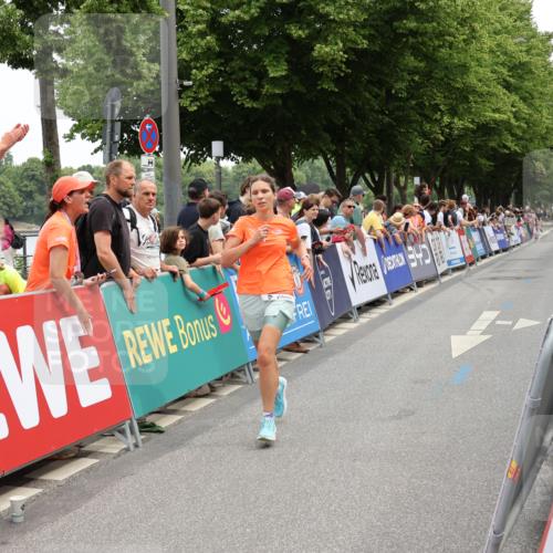 15.06.2025 - REWE Women's Run Strokosch-Dieckow http://msf.ph/oto/7931374 15.06.2025 10:55:24 Ziel 5247, 5485 meine-sportfotos.de