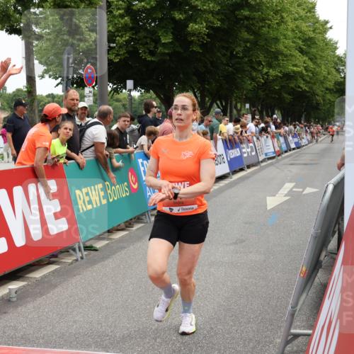 15.06.2025 - REWE Women's Run Strokosch-Dieckow http://msf.ph/oto/7931384 15.06.2025 10:55:45 Ziel 5511 meine-sportfotos.de