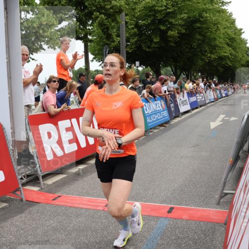 15.06.2025 - REWE Women's Run Strokosch-Dieckow http://msf.ph/oto/7931386 15.06.2025 10:55:46 Ziel 5511 meine-sportfotos.de