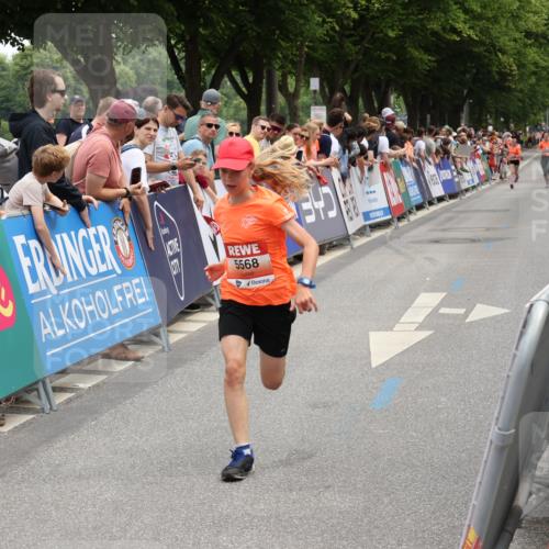 15.06.2025 - REWE Women's Run Strokosch-Dieckow http://msf.ph/oto/7931387 15.06.2025 10:55:56 Ziel 5568 meine-sportfotos.de
