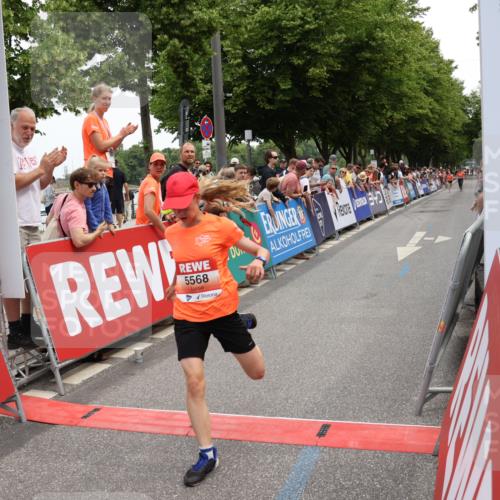 15.06.2025 - REWE Women's Run Strokosch-Dieckow http://msf.ph/oto/7931391 15.06.2025 10:55:56 Ziel 5568 meine-sportfotos.de