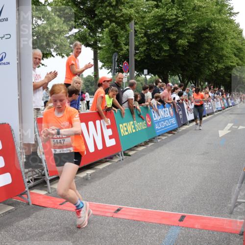 15.06.2025 - REWE Women's Run Strokosch-Dieckow http://msf.ph/oto/7931403 15.06.2025 10:56:07 Ziel 5179, 5447 meine-sportfotos.de